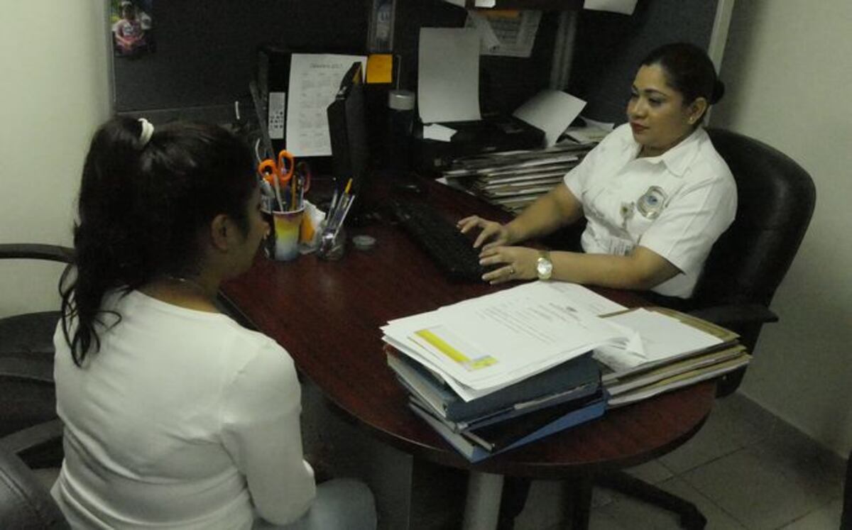 A más de 250 personas se les niega permiso de casado con nacional