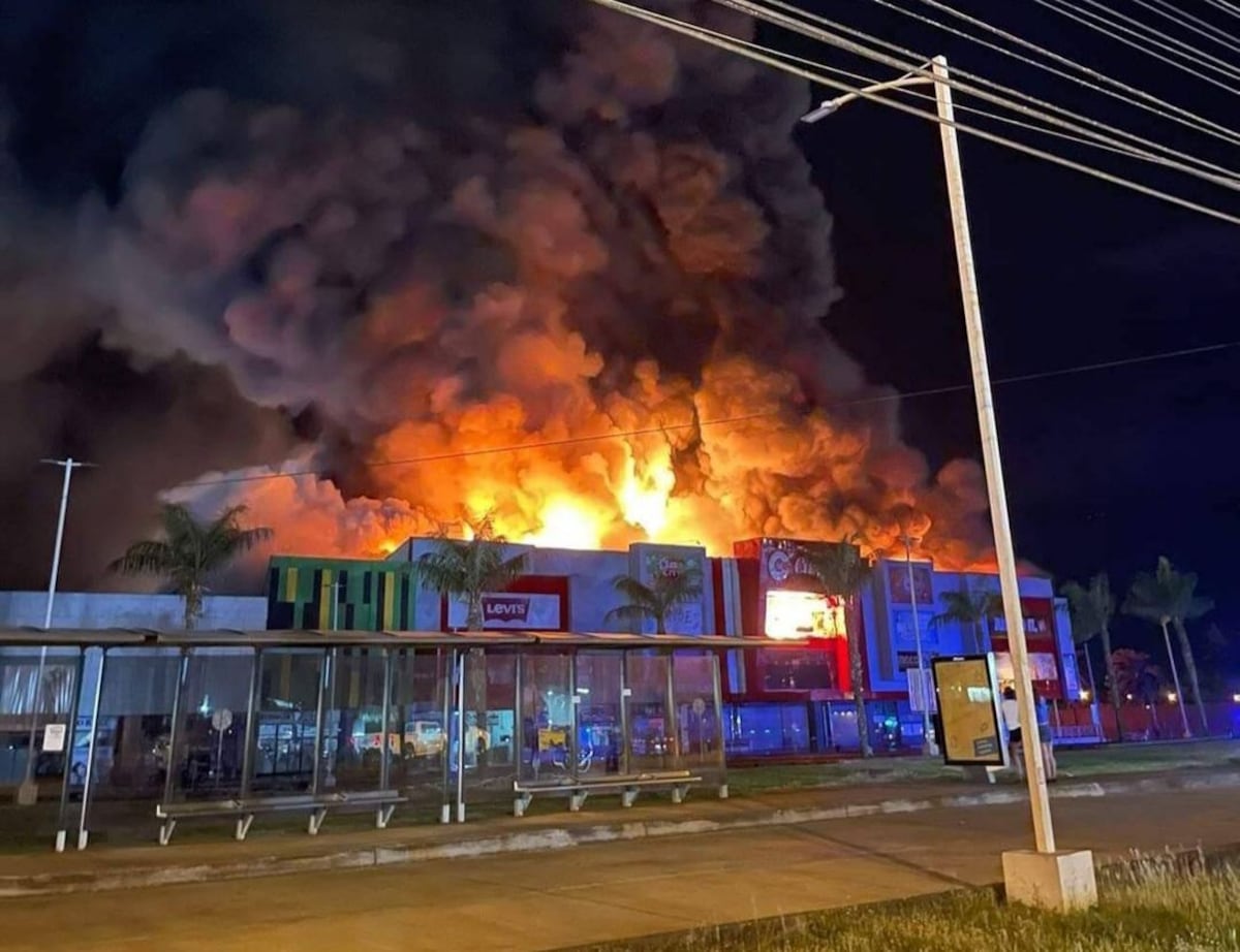 Se incendia City Mall de la ciudad de David