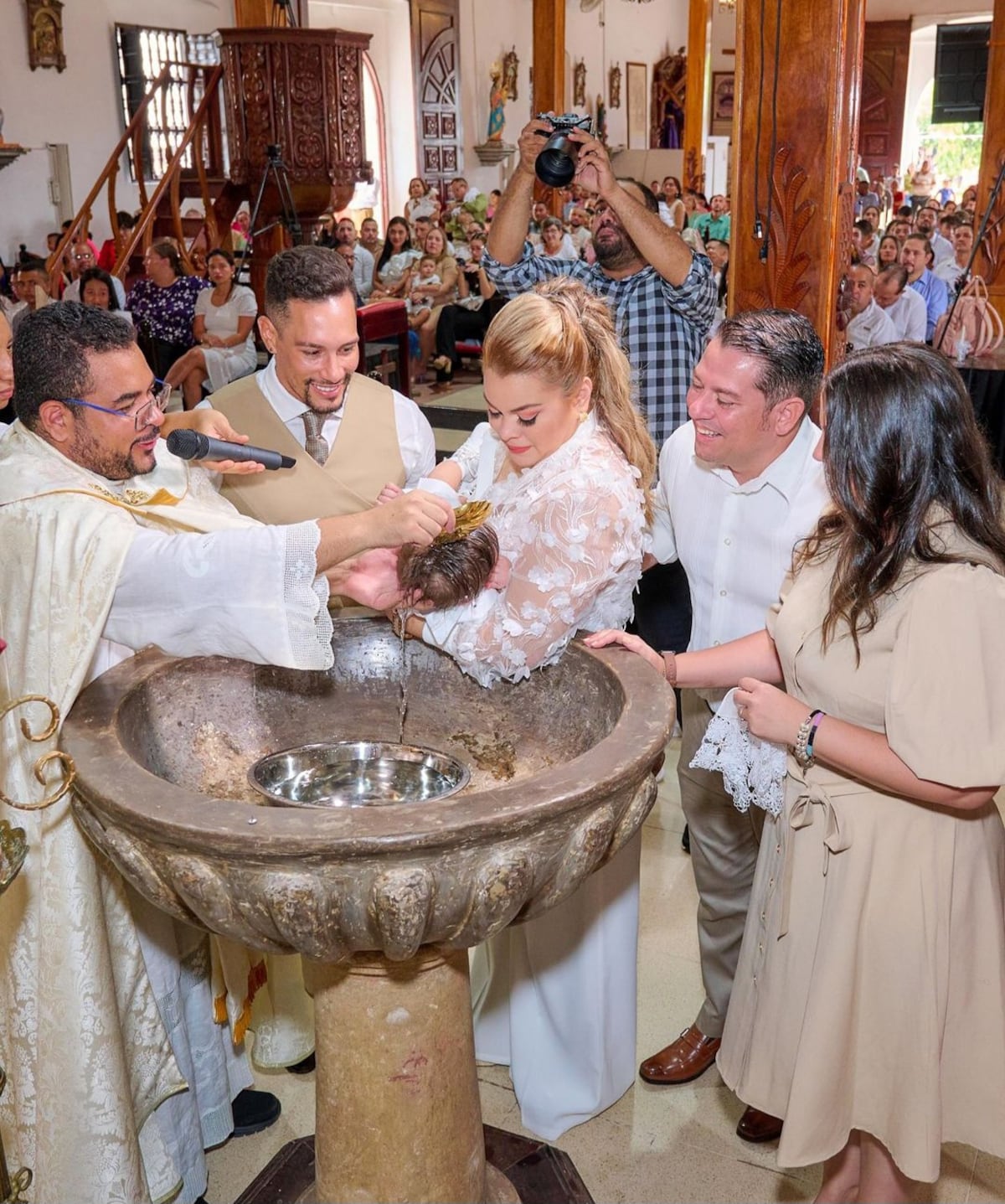 El hijo de Margarita Henríquez fue bautizado en una emotiva ceremonia en Las Tablas