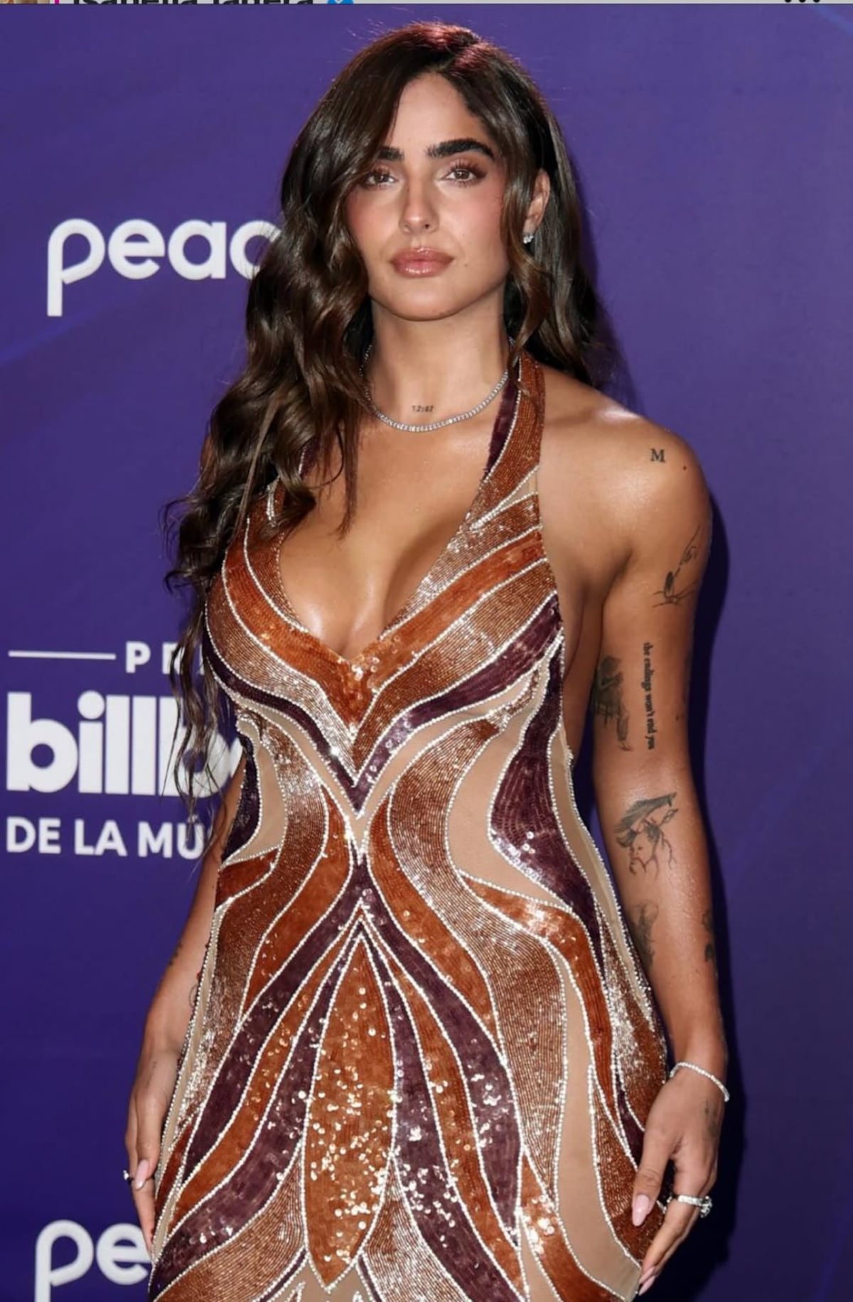 ¿Plagio fashion o coincidencia? Isabella Ladera repite el vestido de Natti Natasha y enciende las redes