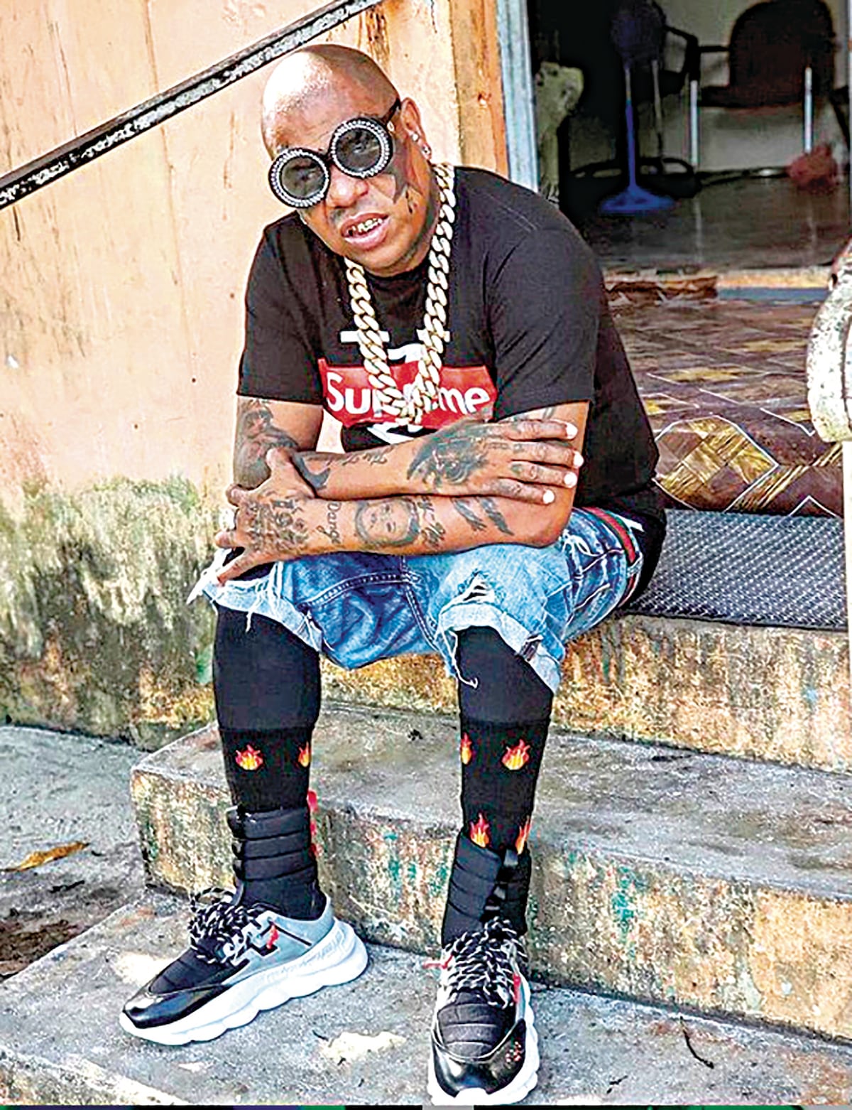 Lambón internacional. Japanese le lanza una bomba a Alfa El Jefe: ‘En este país mando yo...No puedes entrar aquí’