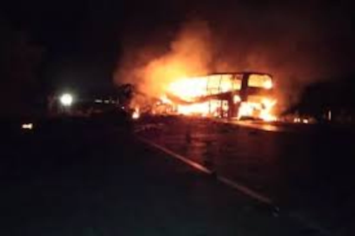 ¡Tragedia! Reportan más de 30 muertos por choque de autobús y un tráiler en México