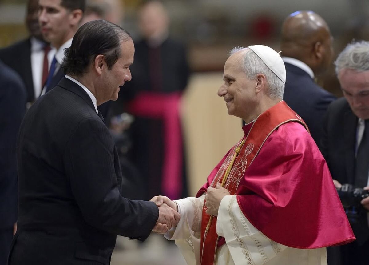 De Panamá a Roma: Canciller Martínez-Acha visita e invita al papa León XIV a Panamá