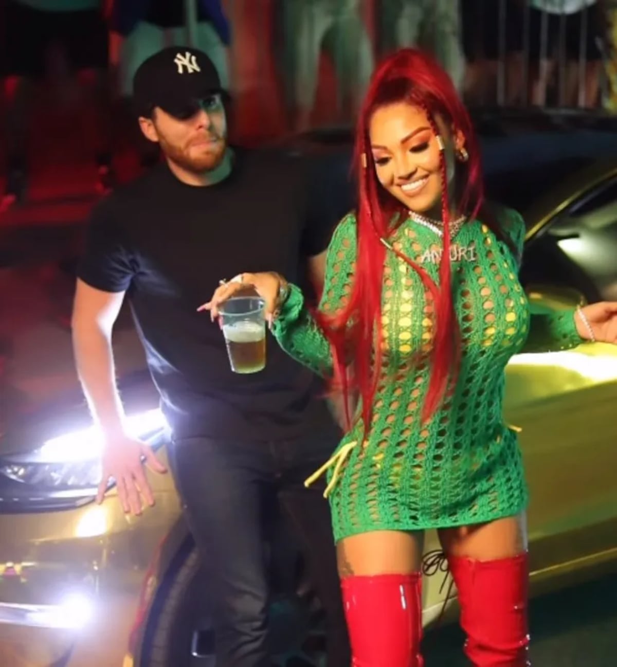 Son plenas, son tendencias, son carros. Anyuri lo vuelve a hacer con ‘La Maco’