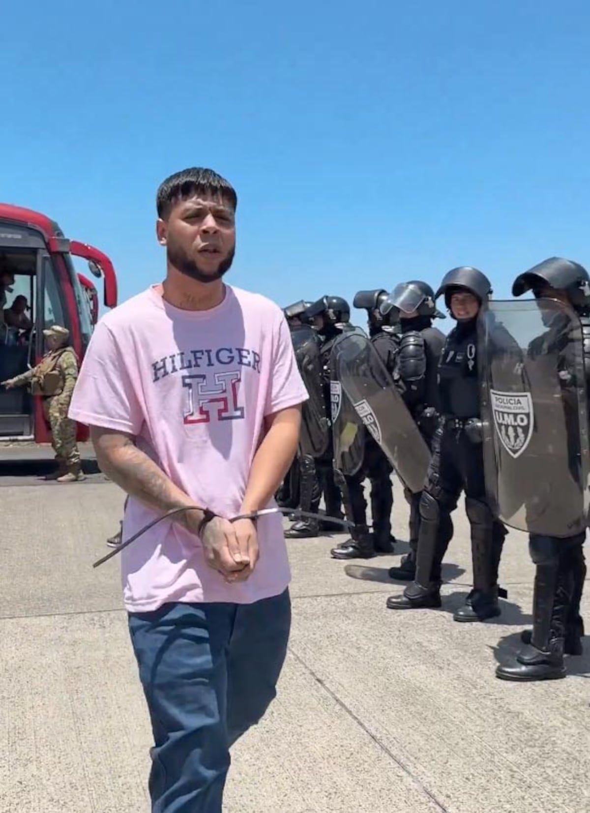 ¡Regresan a casa! Tras 125 días en el CECOT, migrantes venezolanos vuelven a Caracas