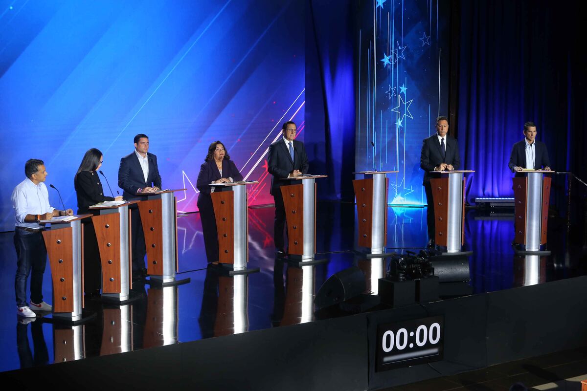 Elecciones 2024: Insultos y descalificaciones en el primer debate de candidatos presidenciales en Panamá