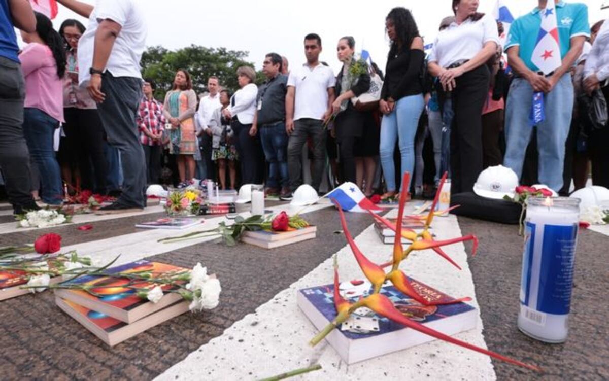 VIDEO | Estudiantes de la UTP rinden homenaje a compañera fallecida