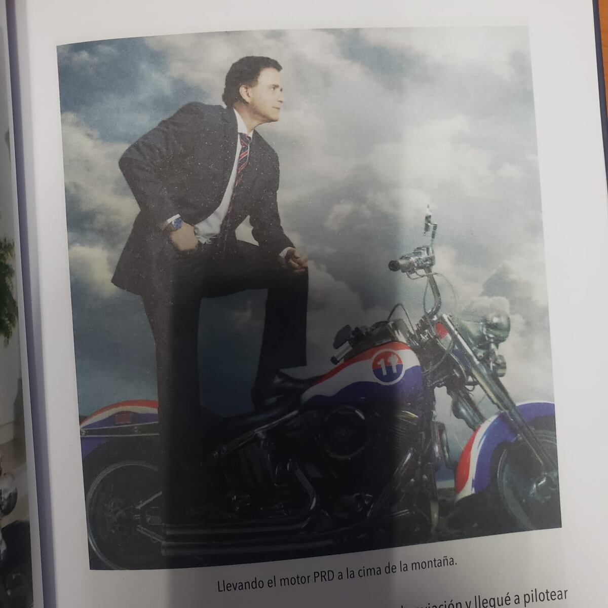 El contralor ‘feliz’ prepara un nuevo libro, pero la ciudadanía exige mayor fiscalización