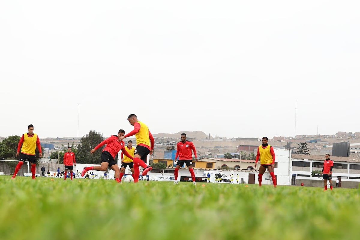 Alberto Quintero y Universitario cierran la preparación con una derrota ante Atlético Grau