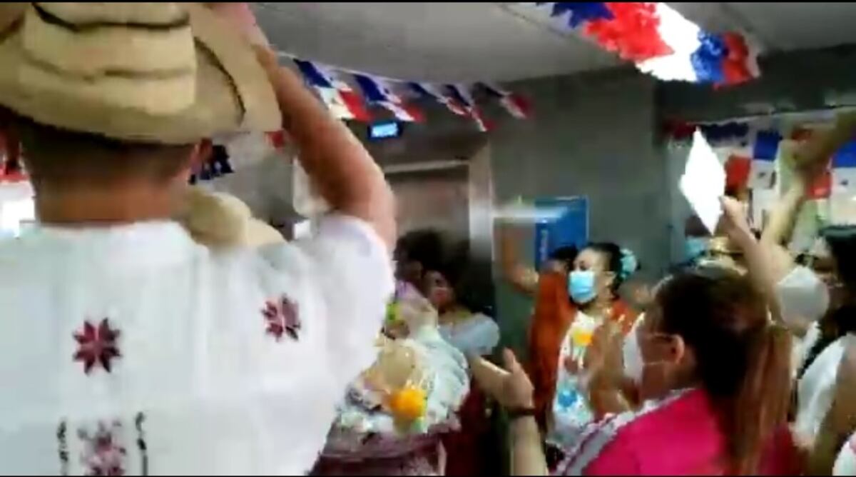 Contraloría investigará videos donde funcionarios celebran fiestas patrias sin distanciamiento, mientras el contralor sigue convaleciente con covid-19