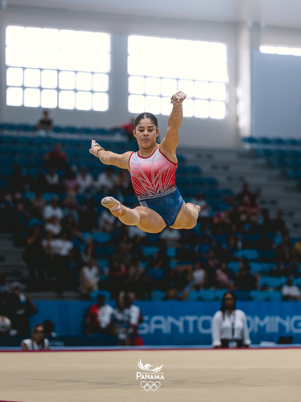Panamá sube al podio en gimnasia artística femenina