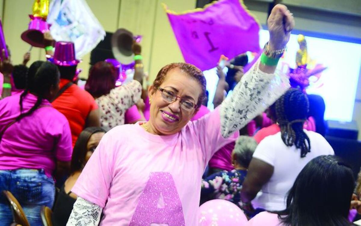 ¡BASTA! La 'hormiguita' Ana de 63 años pide a los panameños no ensuciar