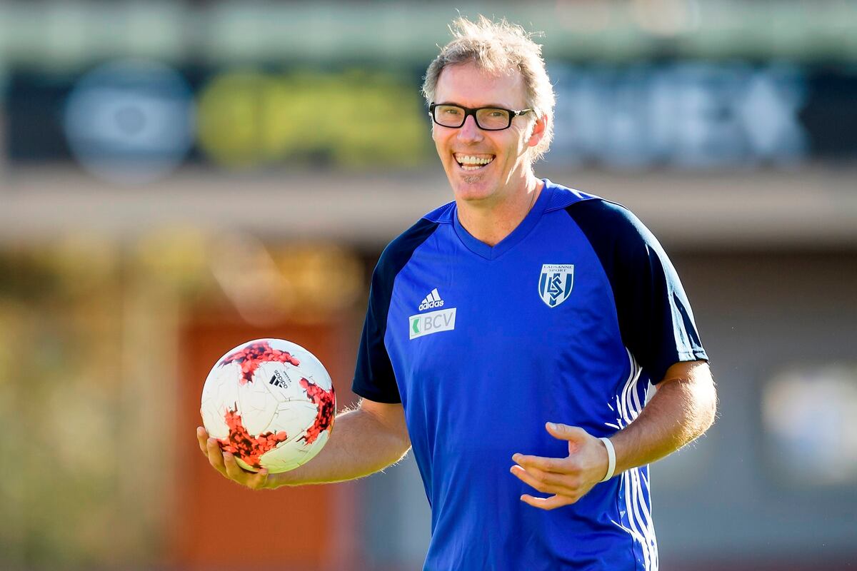 La posibilidad de que Laurent Blanc llegue al banquillo del Barcelona toma fuerza