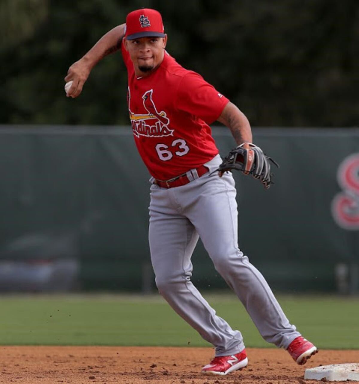 Edmundo Sosa ya no tiene la covid-19 y recibe alta médica para jugar con los Cardenales 