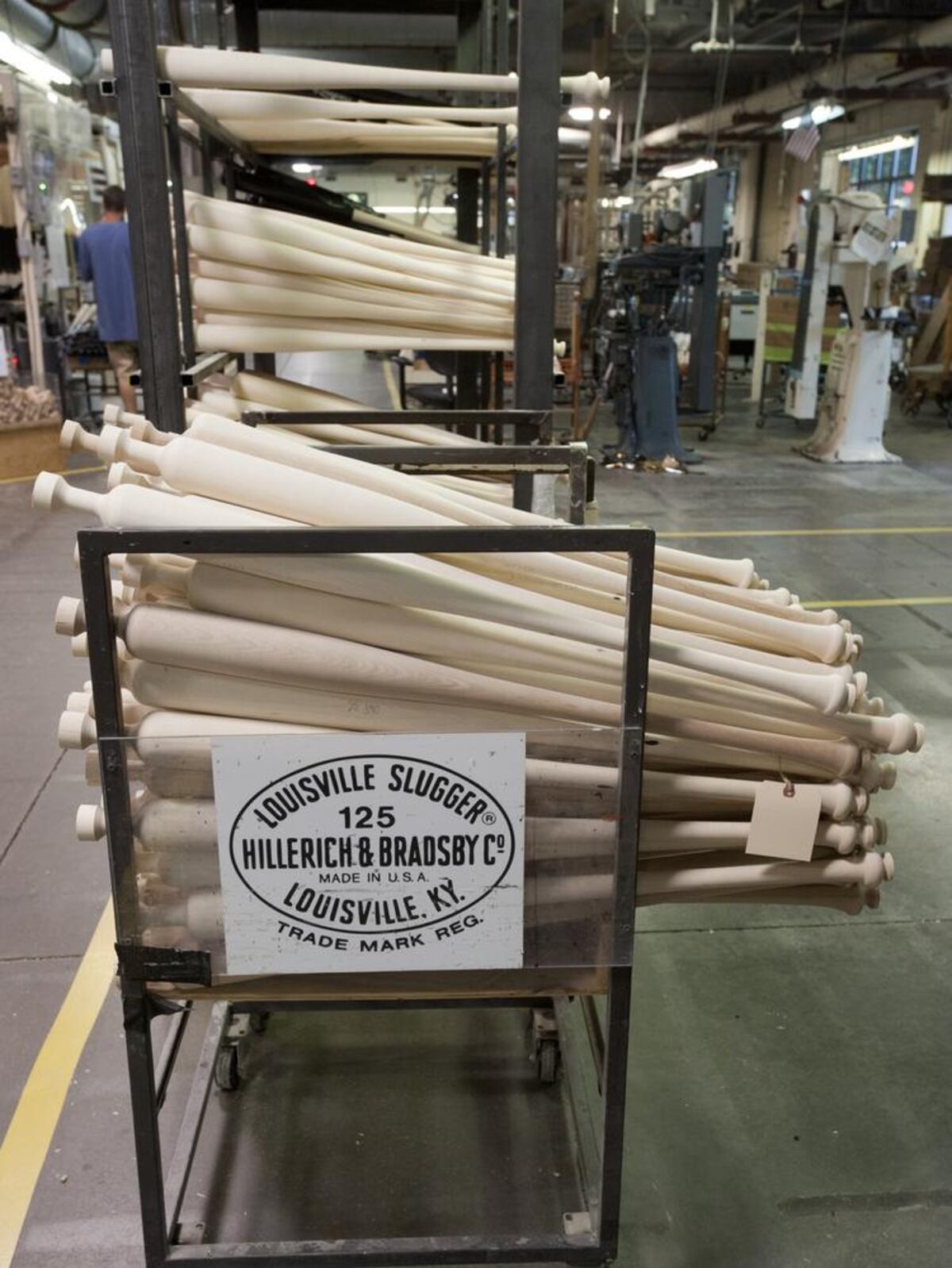 Reabren fábrica de bates que se utilizan en grandes ligas