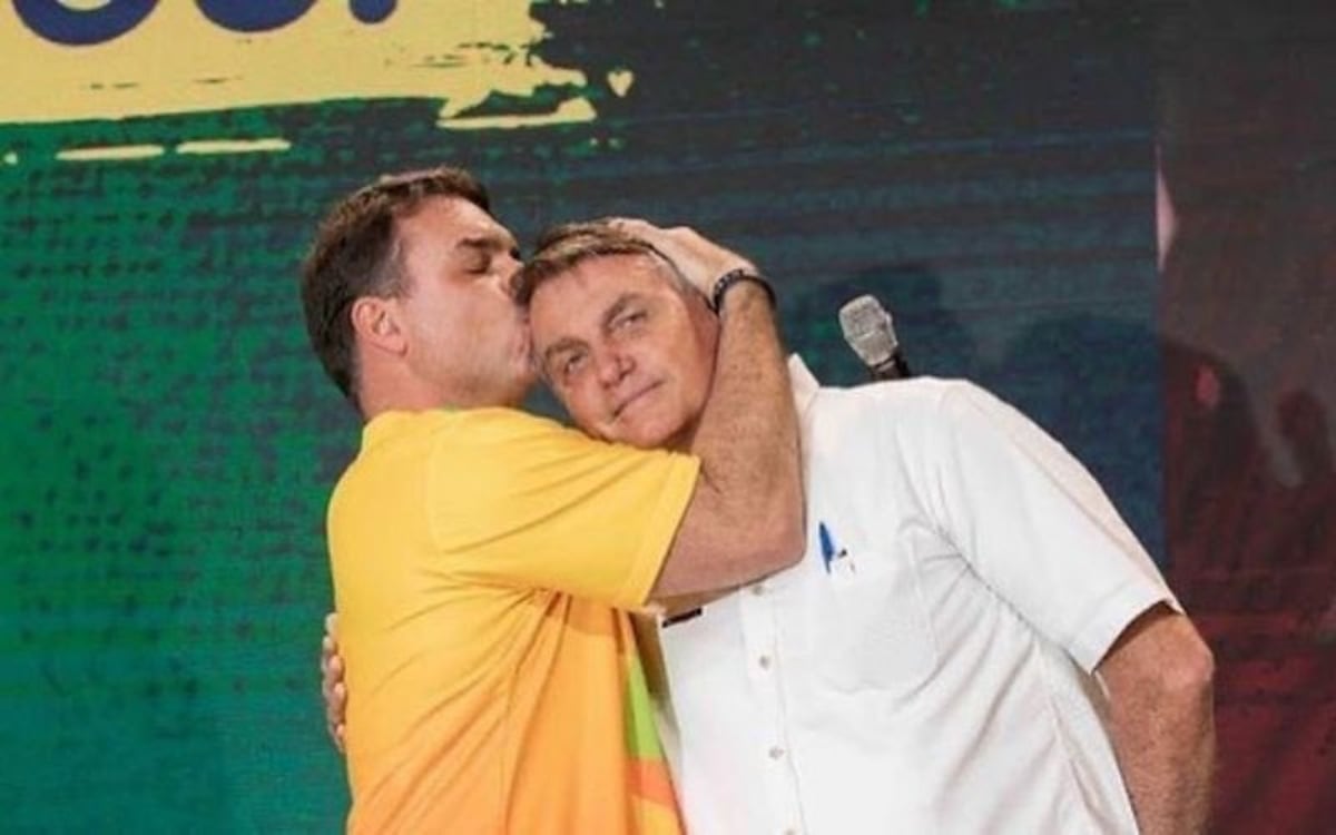Hijo mayor de Bolsonaro anuncia su intención de disputar las elecciones del 2026