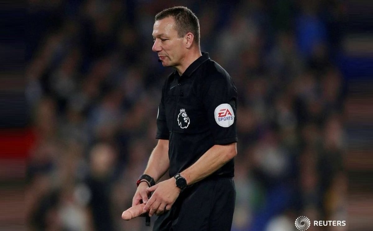 Lanzan juguete sexual a la cancha en partido de la Premier League