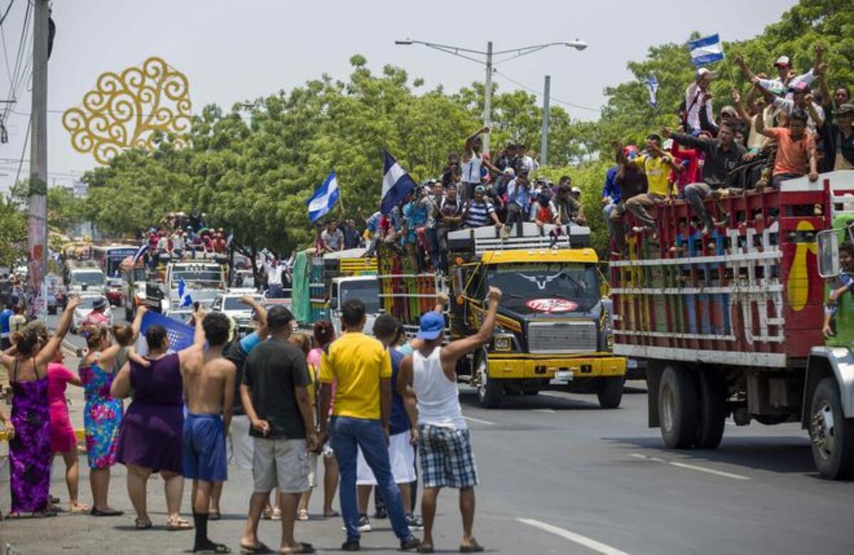 ¡LA PELEA ES...! Miles de campesinos nicaragüenses llegan a la capital a apoyar