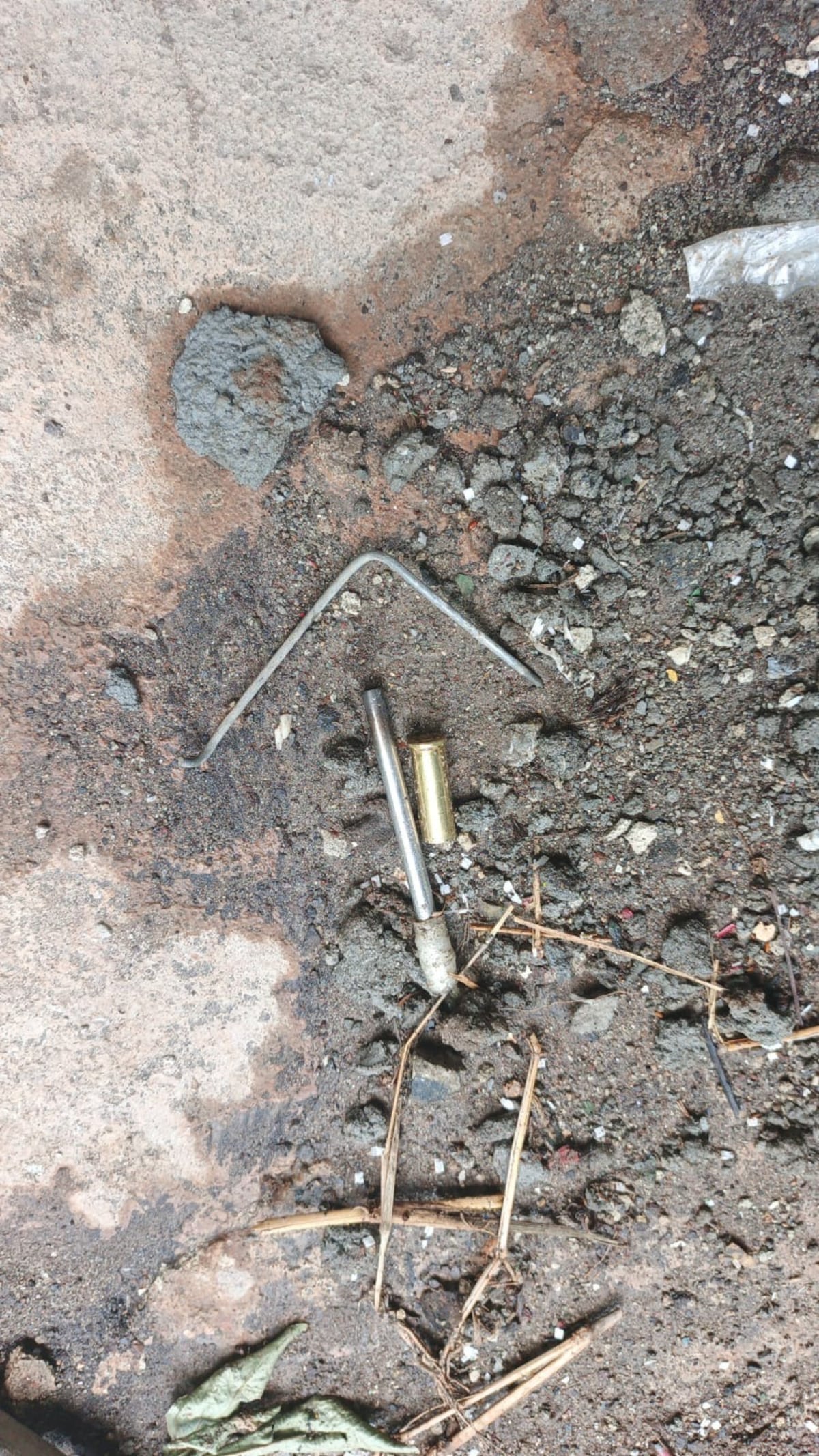 Pillados detrás de un local: dos aprehendidos por intento de sustraer cobre y aluminio en Bethania