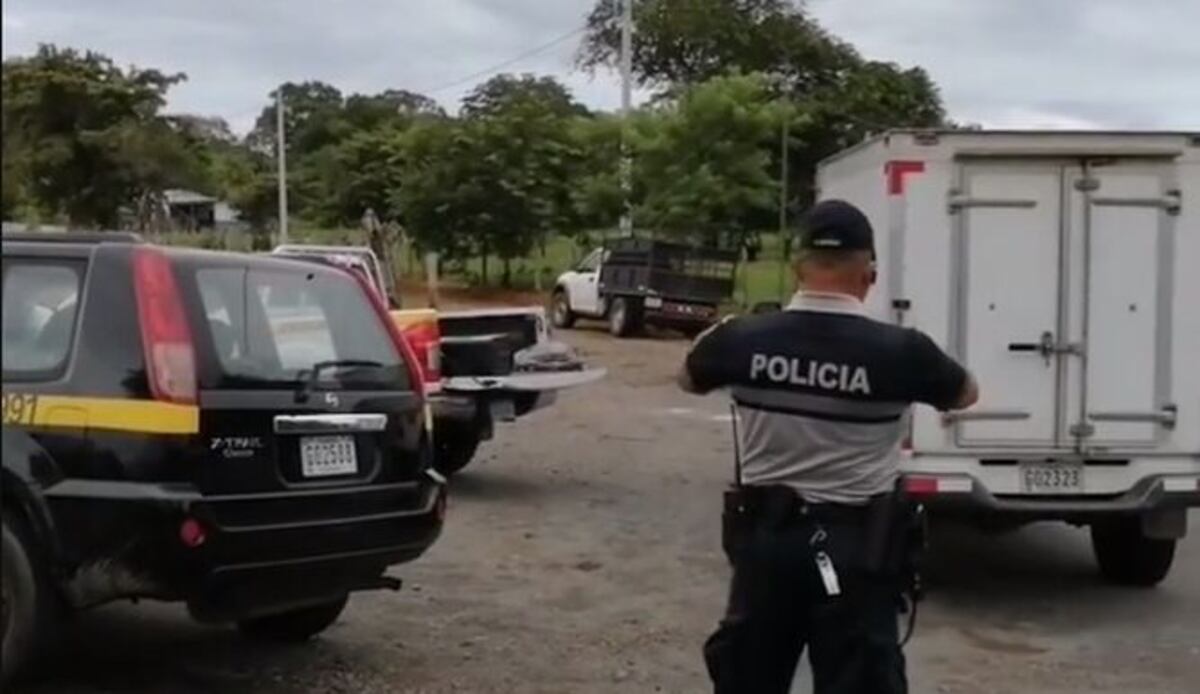 Unas horas antes de celebrar el día del padre . Mujer pierde la vida cuando su esposo se chocó en David