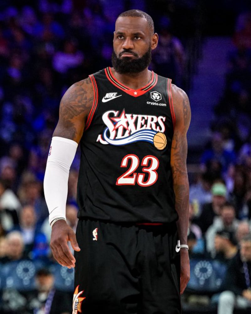 LeBron James lanza una advertencia a los 76ers antes de comenzar la temporada