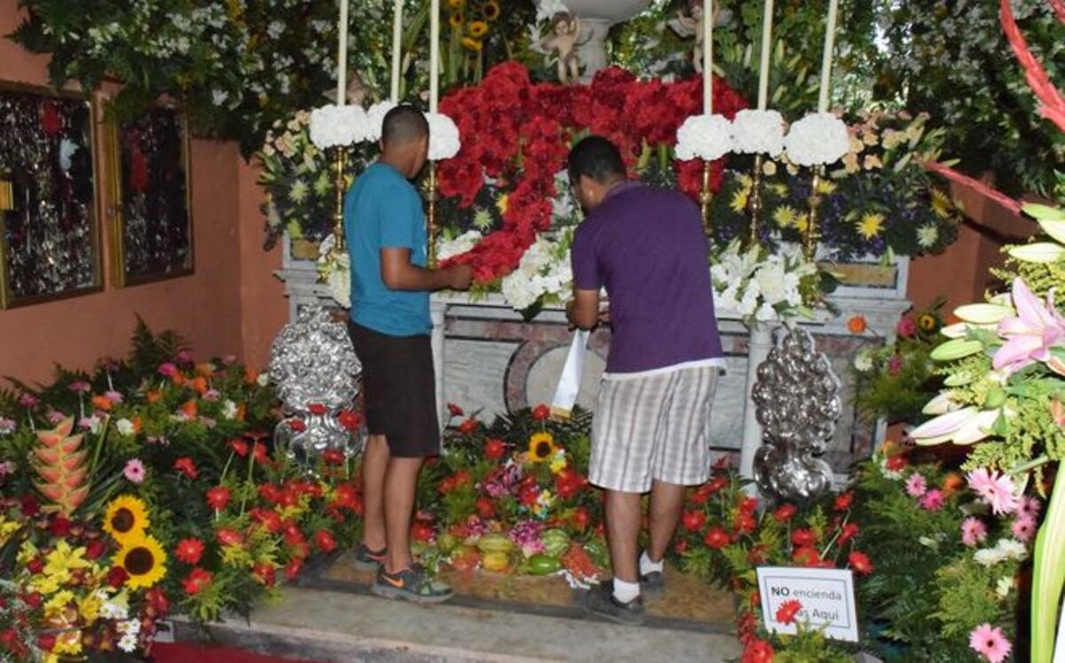 Feligreses llegan a Alanje para peregrinación