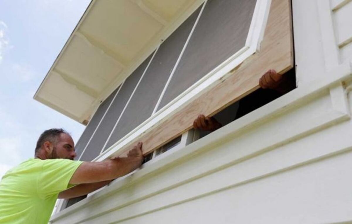 Declara Trump estado de emergencia en Hawái por huracán ‘Lane’