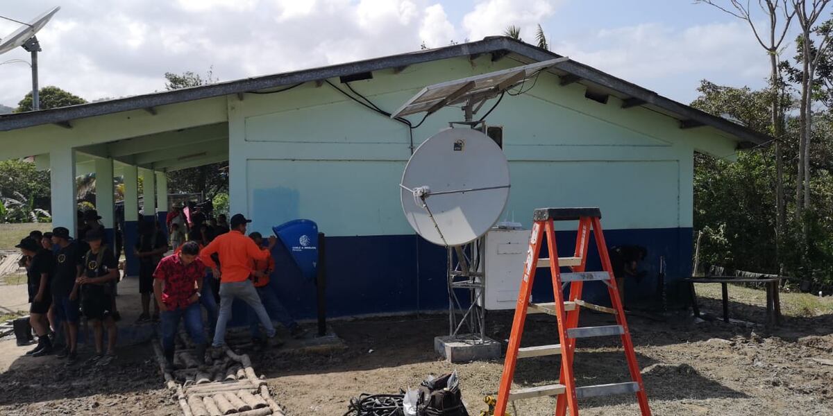 Tras la masacre de la secta, la comunidad de El Terrón cuenta ya con teléfono público e Internet