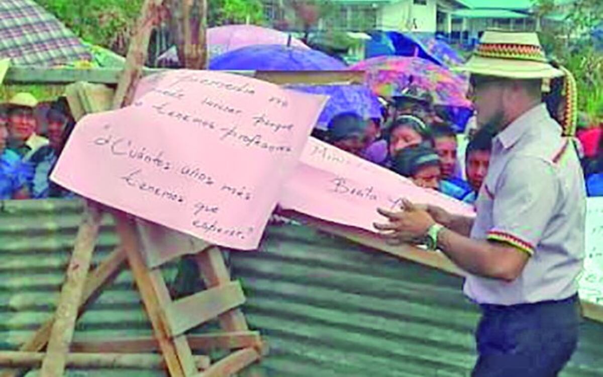 En la comarca Ngäbe Buglé exigen el nombramiento de 10 docentes