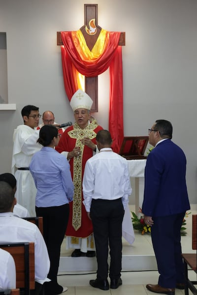 ‘Merezco una segunda oportunidad’: jóvenes en centro de menores reciben bautismo y confirmación