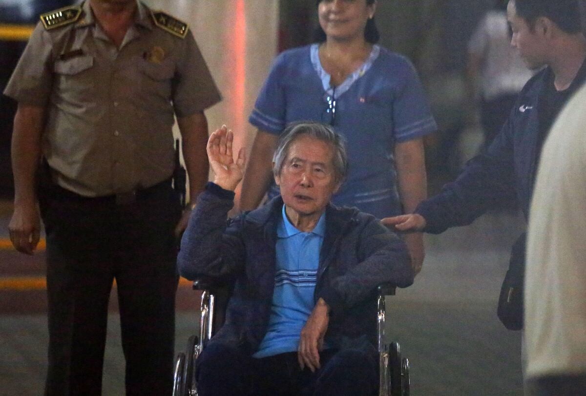 Alberto Fujimori hospitalizado luego de sufrir una caída en su casa