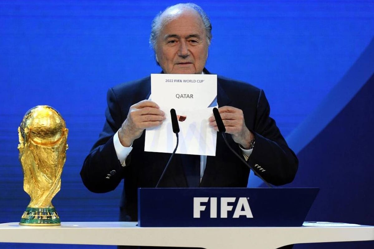 Blatter pide ayuda para todos los que sufrieron por la construcción de estadios en Catar para el Mundial