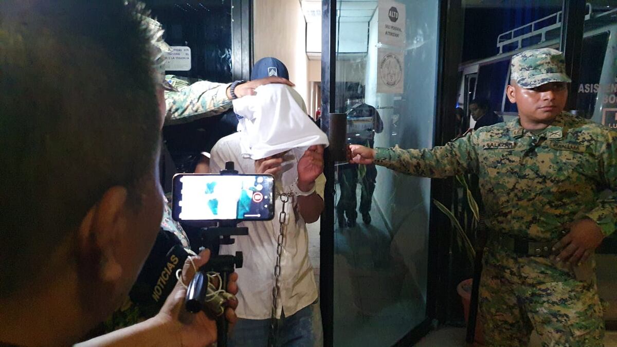 Le ordenan detención provisional por el homicidio de su propio hermano. Regresaban a casa tras libar licor donde un vecino