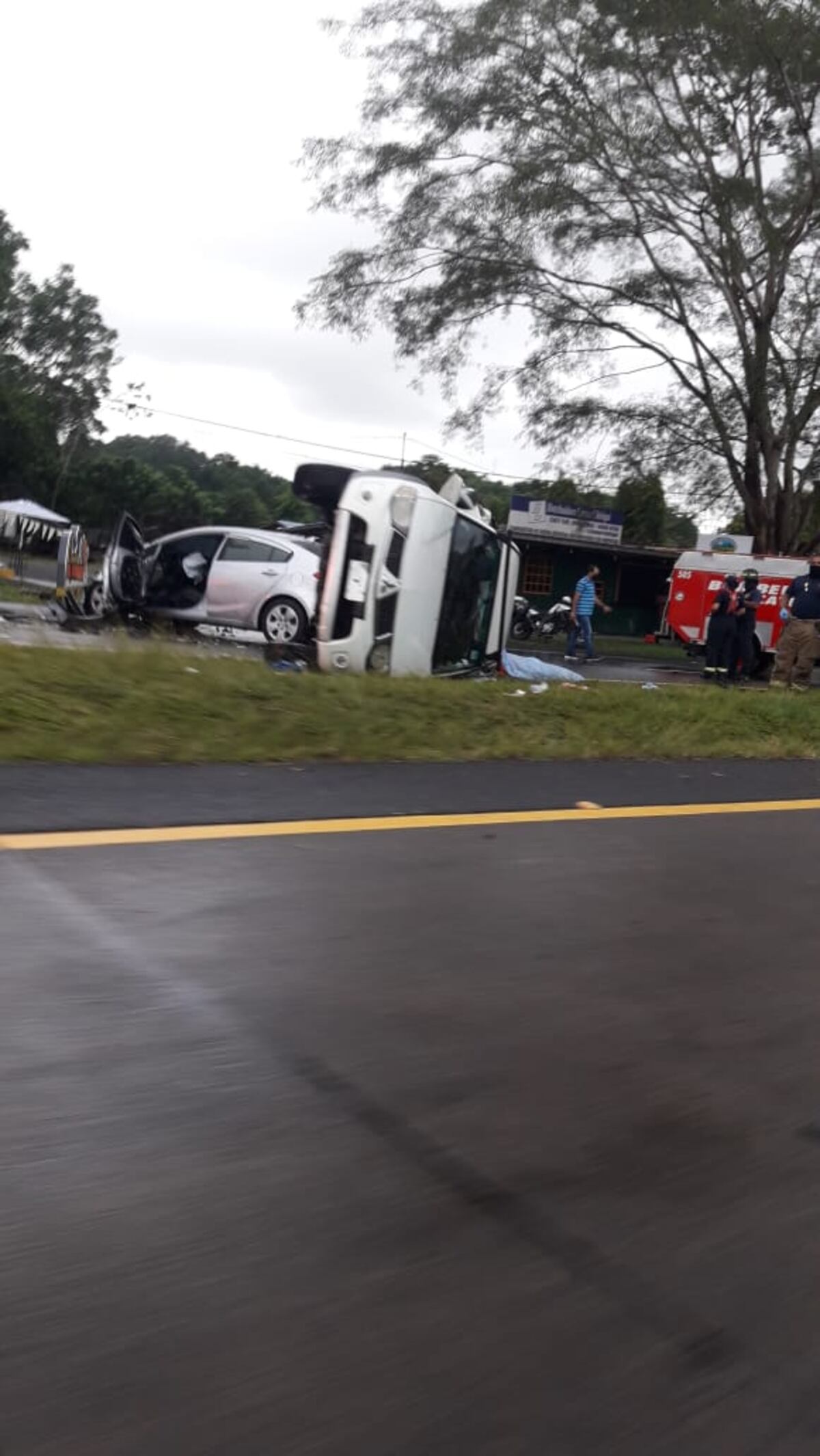 Colisión, vuelco y muerte en Chiriquí