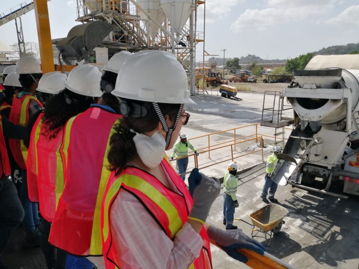 Estudiantes de la UTP tomaron  cursos de operación y manejo de plantas de cemento