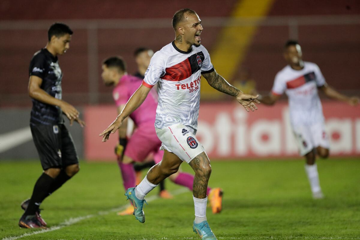 Sporting San Miguelito golea y avanza en la Liga Concacaf