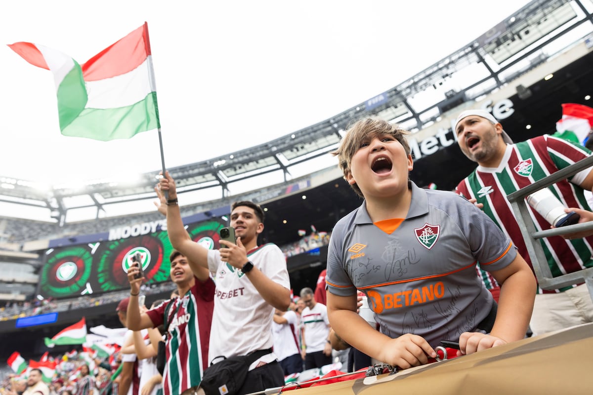 Kobel salvó al Dortmund del naufragio ante Fluminense