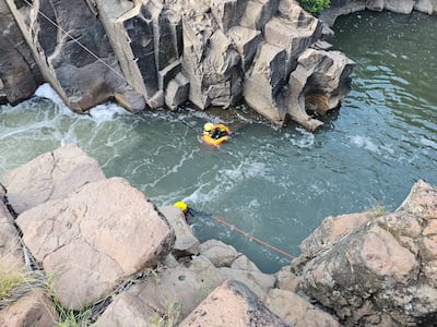 Hallan sin vida a joven de 22 años que habría ingresado al río para rescatar a su perrito