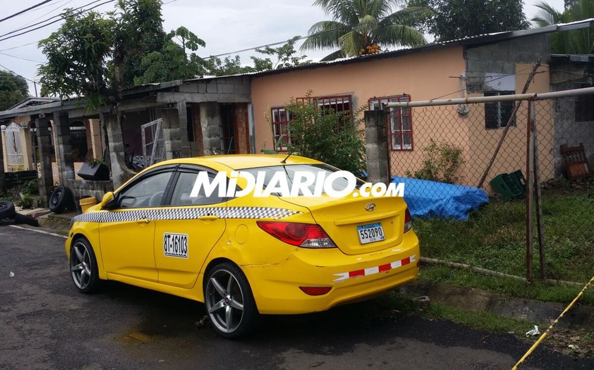 HORRIBLE. En la sala de su casa, asesinan a madre e hijo en Pacora