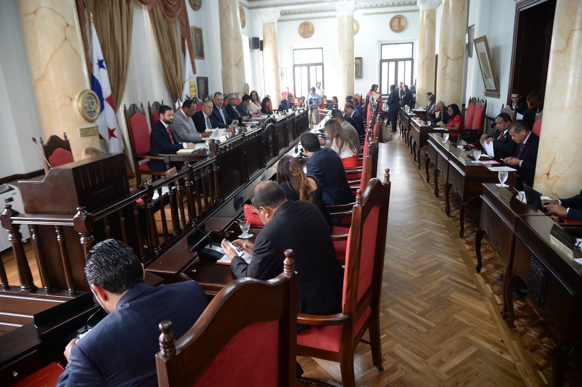 Aumentan multas por mal uso de aceras y otros espacios públicos en el distrito Capital