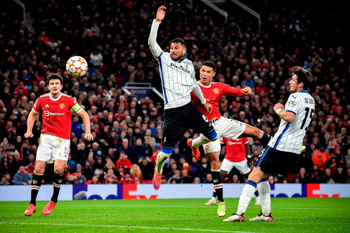 Cristiano volador. Manchester United le remonta al Atalanta en Champions League