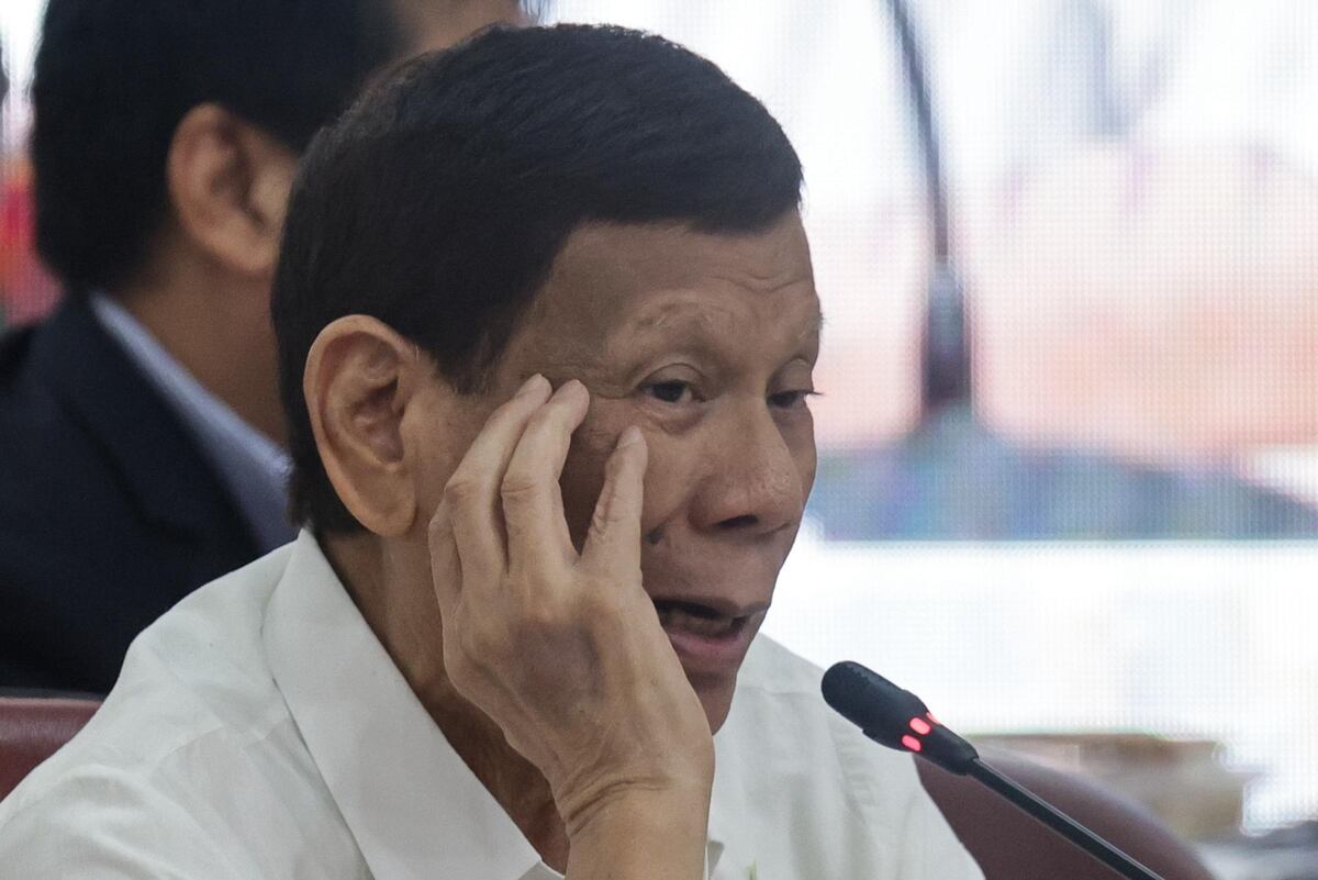 Rodrigo Duterte arrasa en las urnas desde La Haya