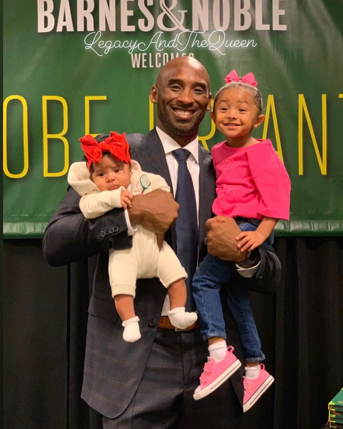 Conmovedor. La bebé de Kobe Bryant da sus primeros pasos tras la muerte del exjugador