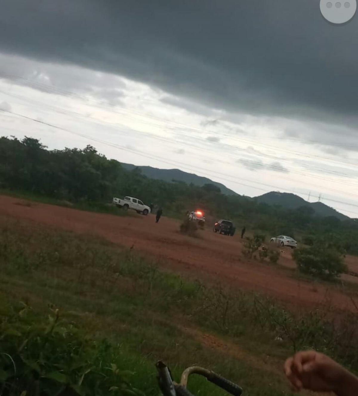 De terror. Encuentran cuerpo sin vida en cuadro de sóftbol