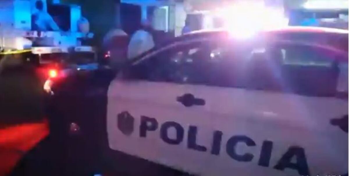 Golpeó a una joven en la cara para robarle. Ciudadanos lo capturan y lo amarran