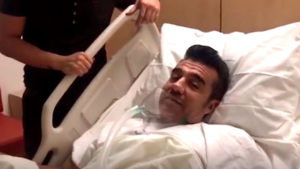 El actor mexicano Adrián Uribe está hospitalizado en terapia intensiva
