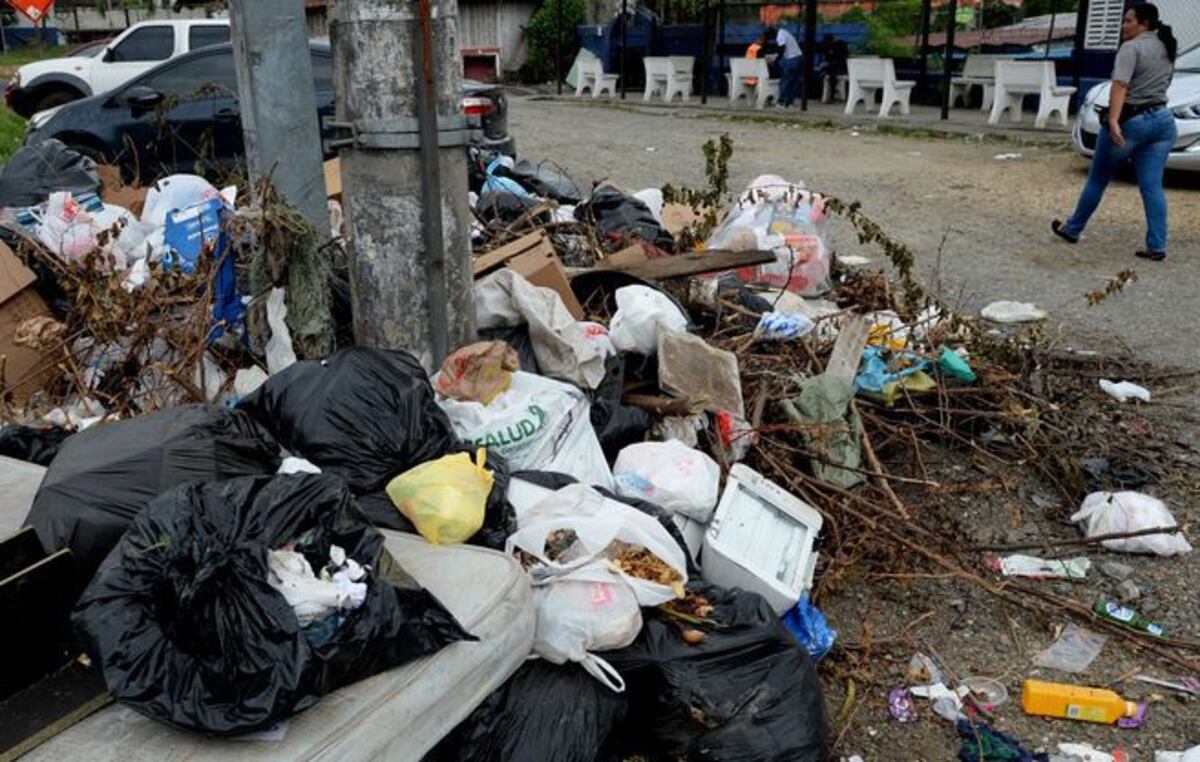 Anuncian que no recogerán basura en San Miguelito este lunes. Hay pleque pleque entre IDAAN y Revisalud 
