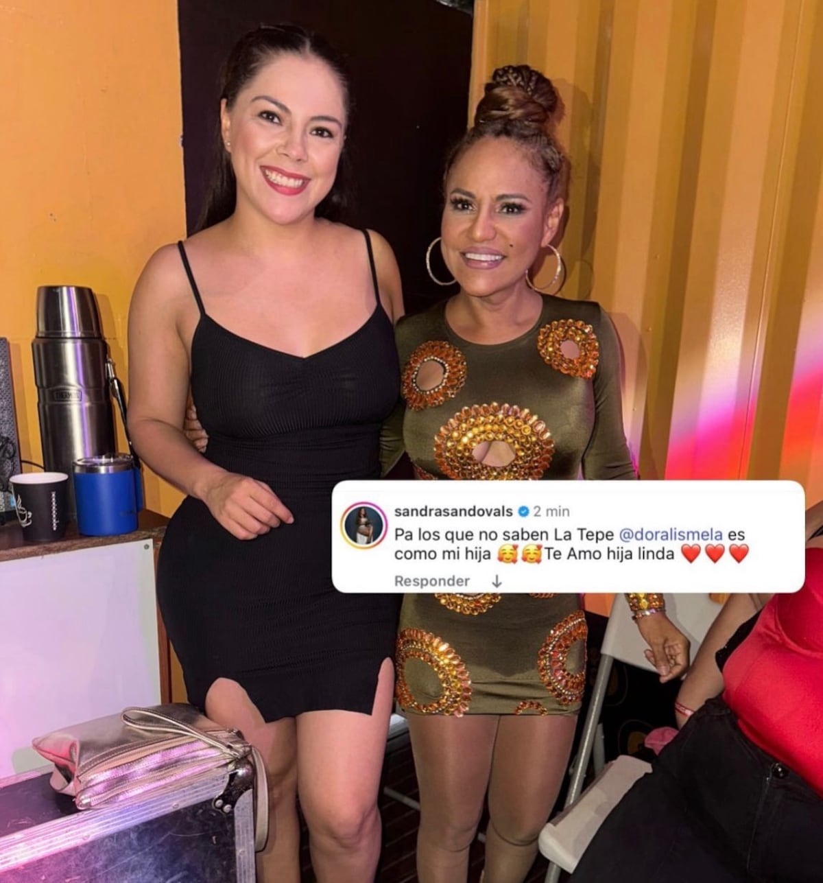 Le tiraron a Doralis... ¡y Sandra salió con la chancleta en mano para defenderla en redes!