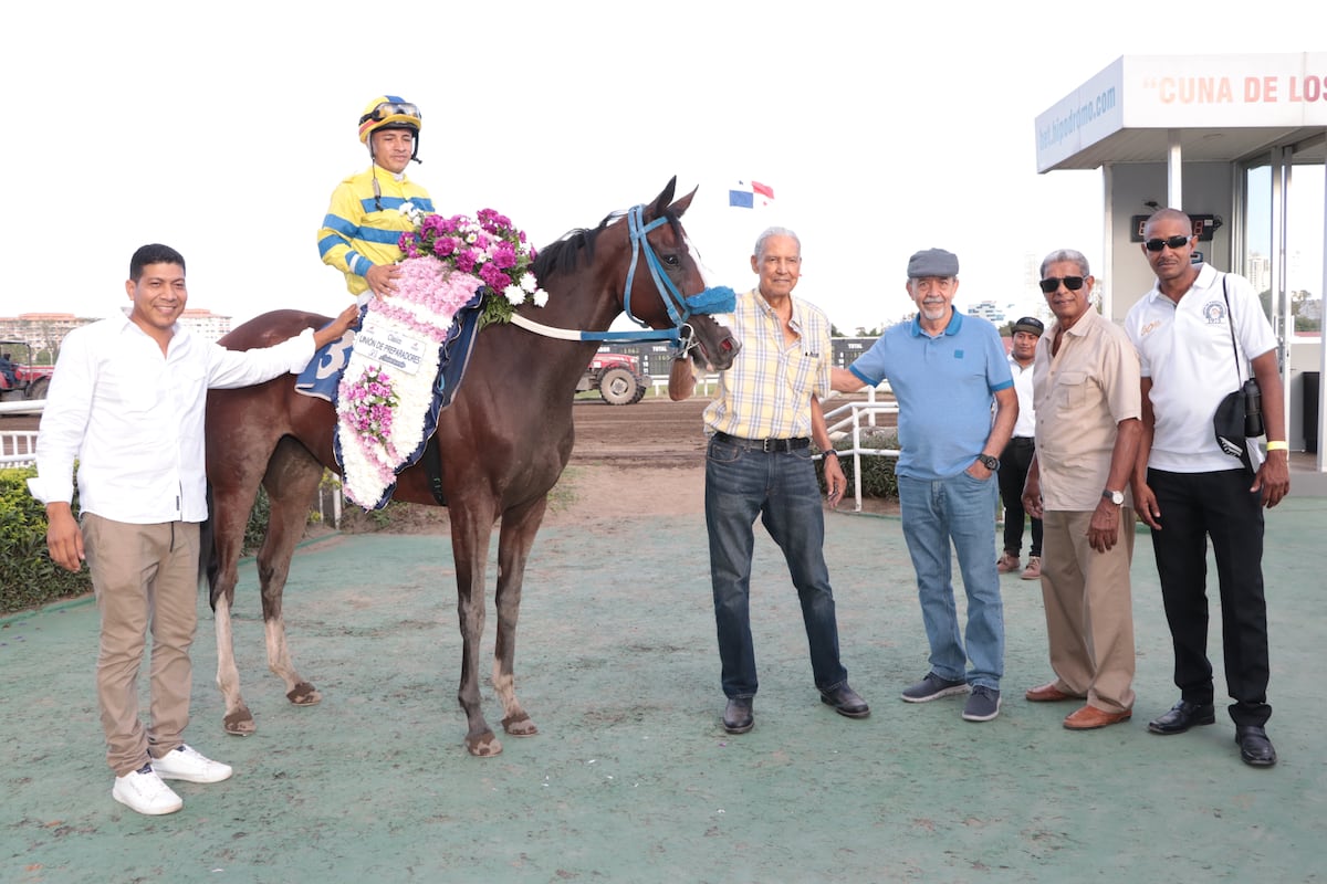 ‘Dejanira’ sorprende en el Hipódromo Presidente Remón y se lleva el Clásico 