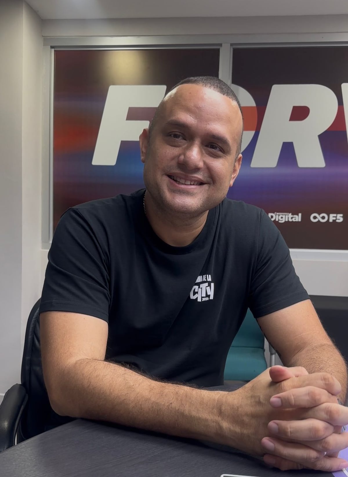 Aramis Cornejo: de vender computadoras a dominar la noche panameña